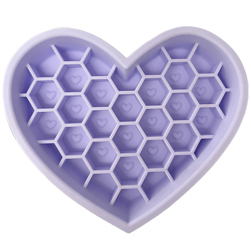 Heart Pattern Slow Feeder Bowl – Anti-Bloat Silicone