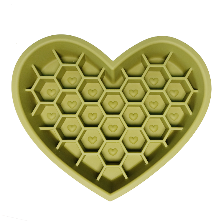 Heart Pattern Slow Feeder Bowl – Anti-Bloat Silicone