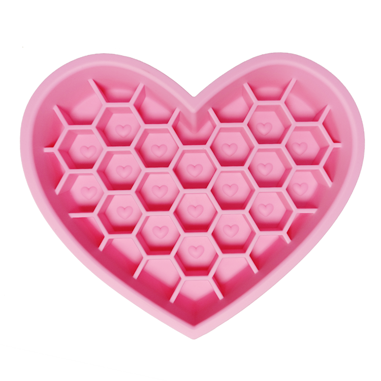 Heart Pattern Slow Feeder Bowl – Anti-Bloat Silicone
